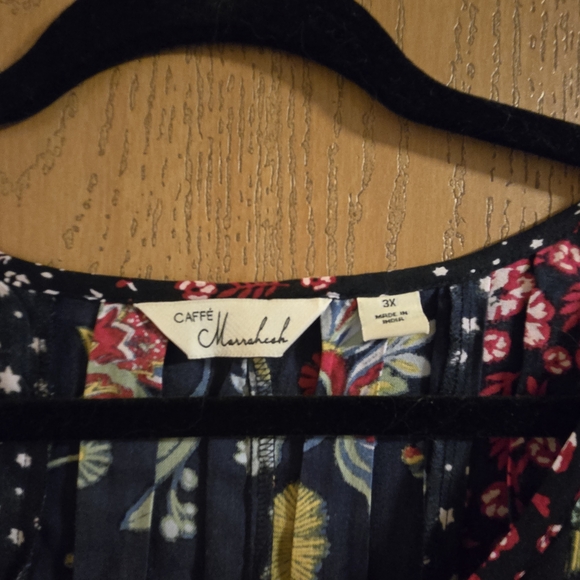 Caffe Marrahesh Navy Multi-color Floral Blouse - Picture 3 of 6